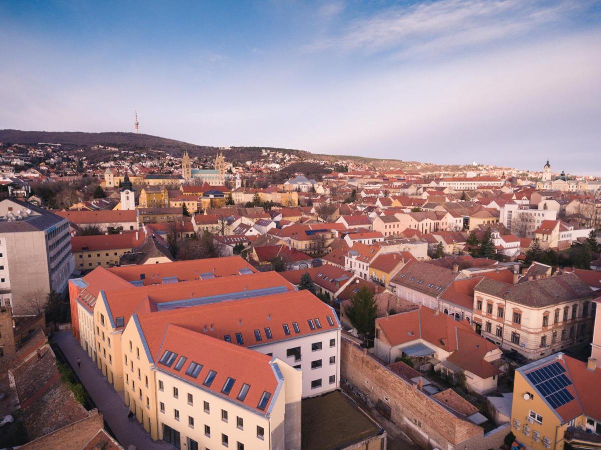 V10 Apartment Pécs Zewnętrze zdjęcie
